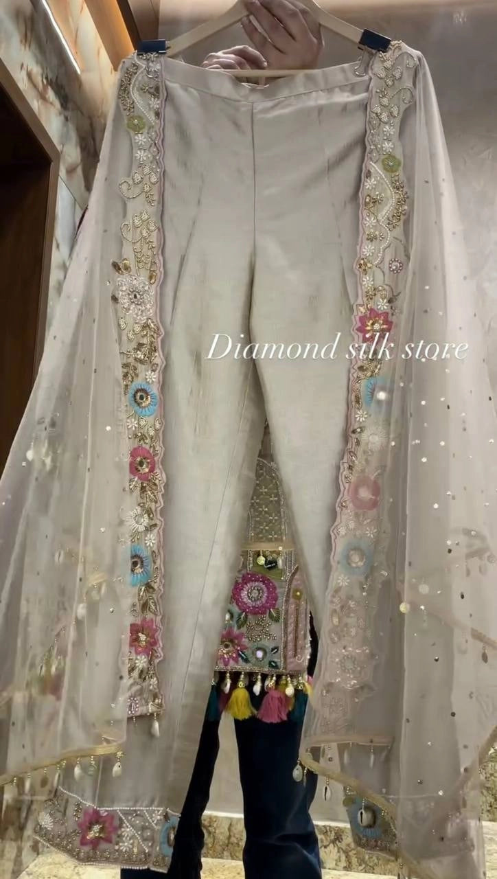 EMBROIDERED PAKISTANI SUITS WHOLESALE RATE AT GEELAN FASHION SURAT