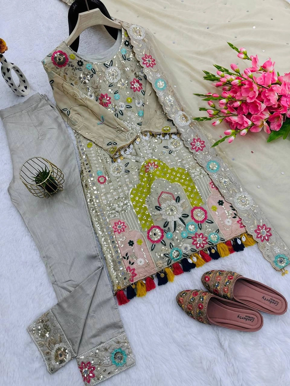 EMBROIDERED PAKISTANI SUITS WHOLESALE RATE AT GEELAN FASHION SURAT