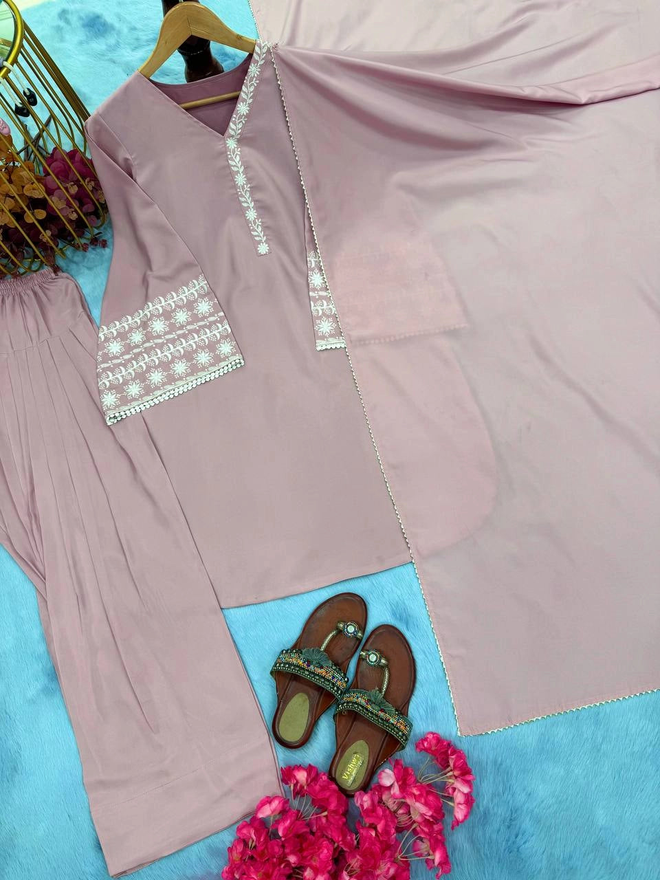 FARSHI SHALWAR EMBROIDERED PAKISTANI SUITS WITH FARSHI SHALWAR WHOLESALE RATE AT GEELAN FASHION SURAT