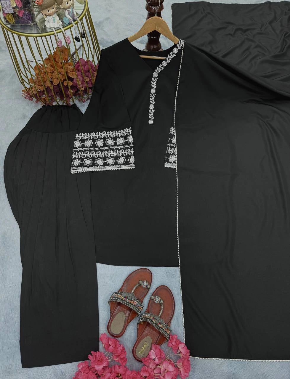 FARSHI SHALWAR EMBROIDERED PAKISTANI SUITS WITH FARSHI SHALWAR WHOLESALE RATE AT GEELAN FASHION SURAT