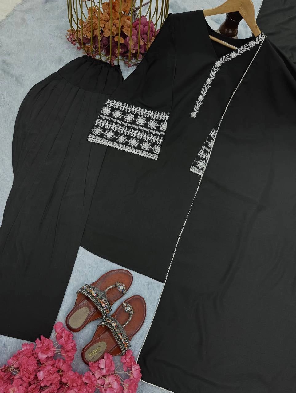 FARSHI SHALWAR EMBROIDERED PAKISTANI SUITS WITH FARSHI SHALWAR WHOLESALE RATE AT GEELAN FASHION SURAT