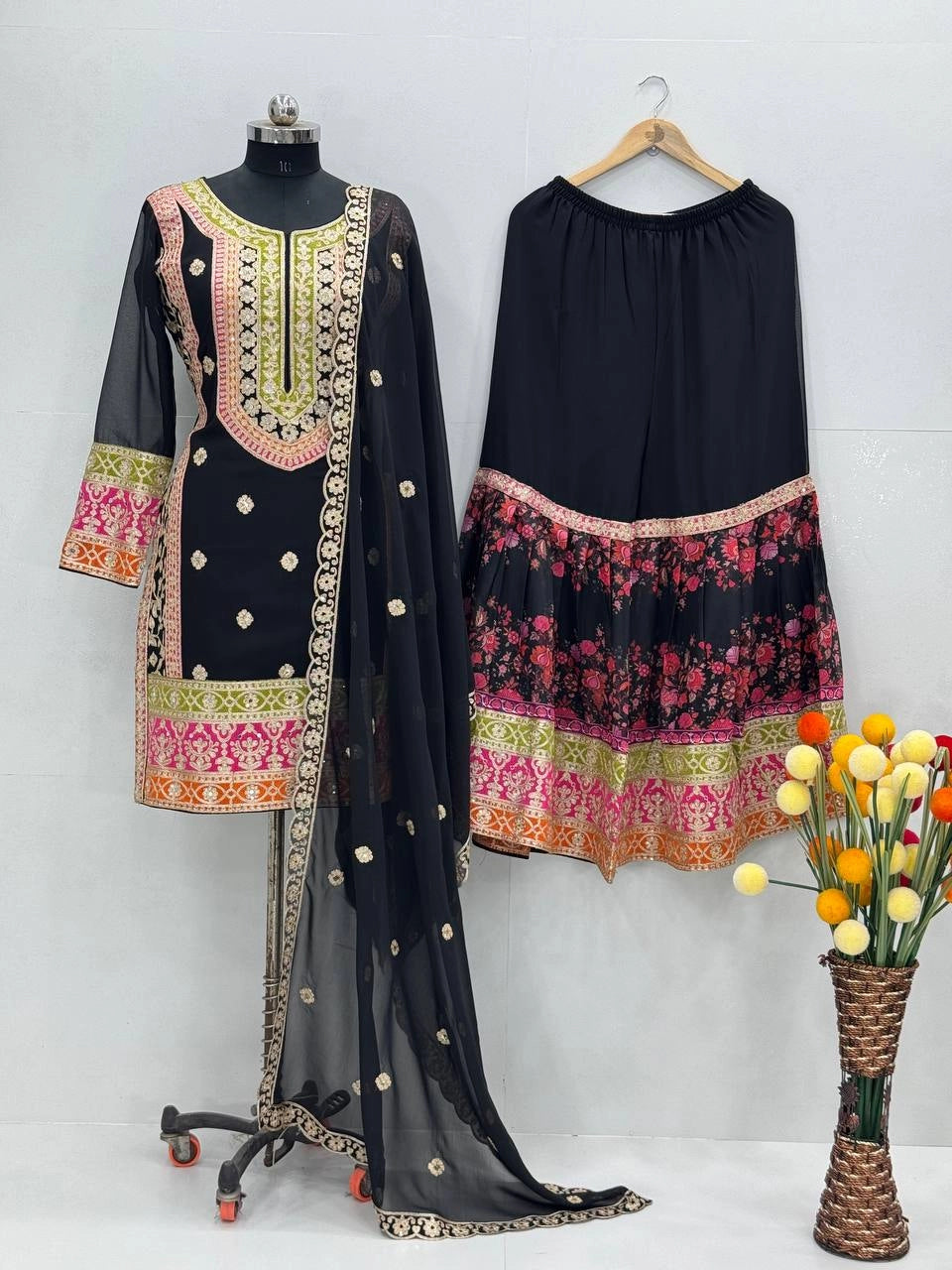 DESIGNER PARTY WEAR SUIT WHOLESALE DEALER SURAT GEELAN FASHION SURAT