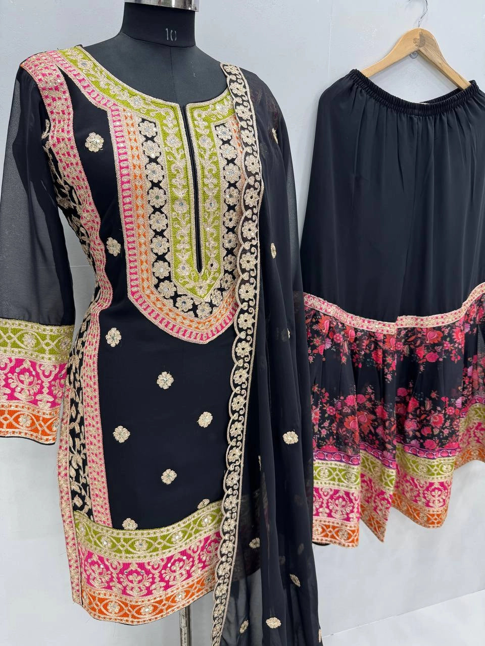 DESIGNER PARTY WEAR SUIT WHOLESALE DEALER SURAT GEELAN FASHION SURAT