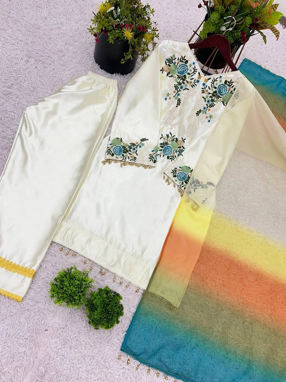 PAKISTANI SUITS MOST VIRAL COLLECTION