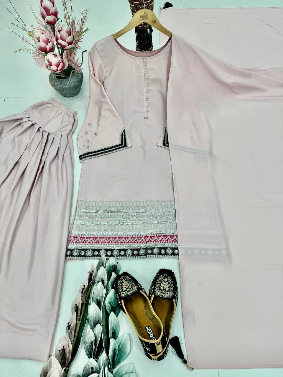PAKISTANI SUITS WHOLESALE RATE AT GEELAN FASHION SURAT