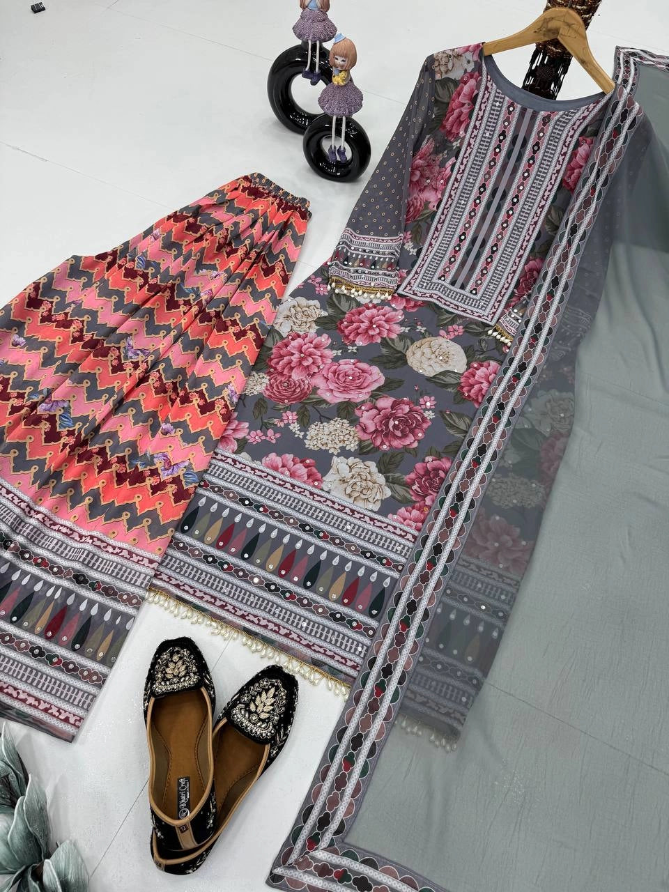 NEW DESIGNER HEAVY FUAX GEORGETTE DIGITAL PRINT HAND WORK SALWAR SUIT