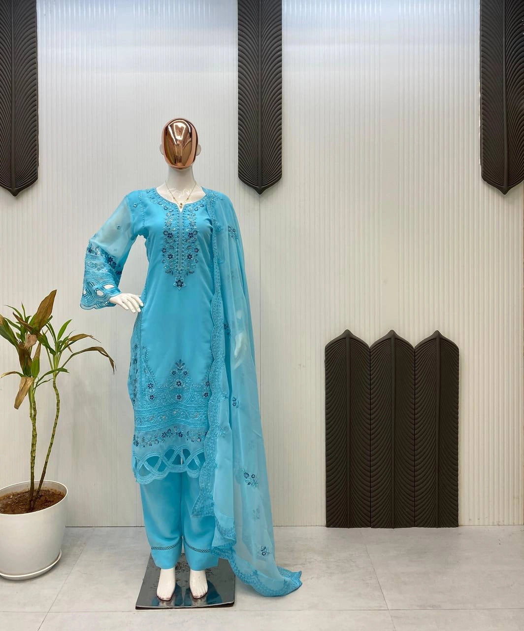 LUXURY PRET PAKISTANI SUITS WHOLESALE PRICE AT GEELAN FASHION SURAT
