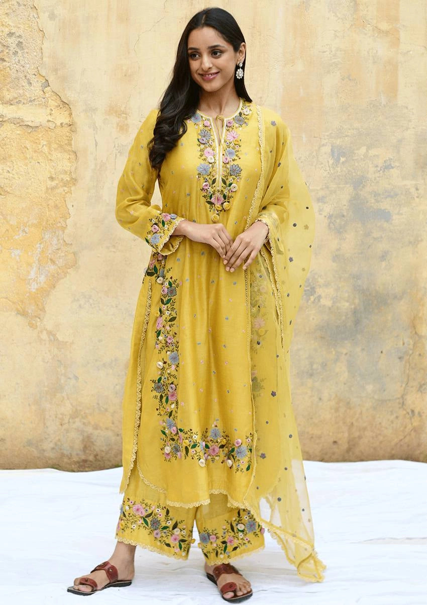 EMBROIDERED PAKISTANI SUITS WHOLESALE RATE AT GEELAN FASHION SURAT