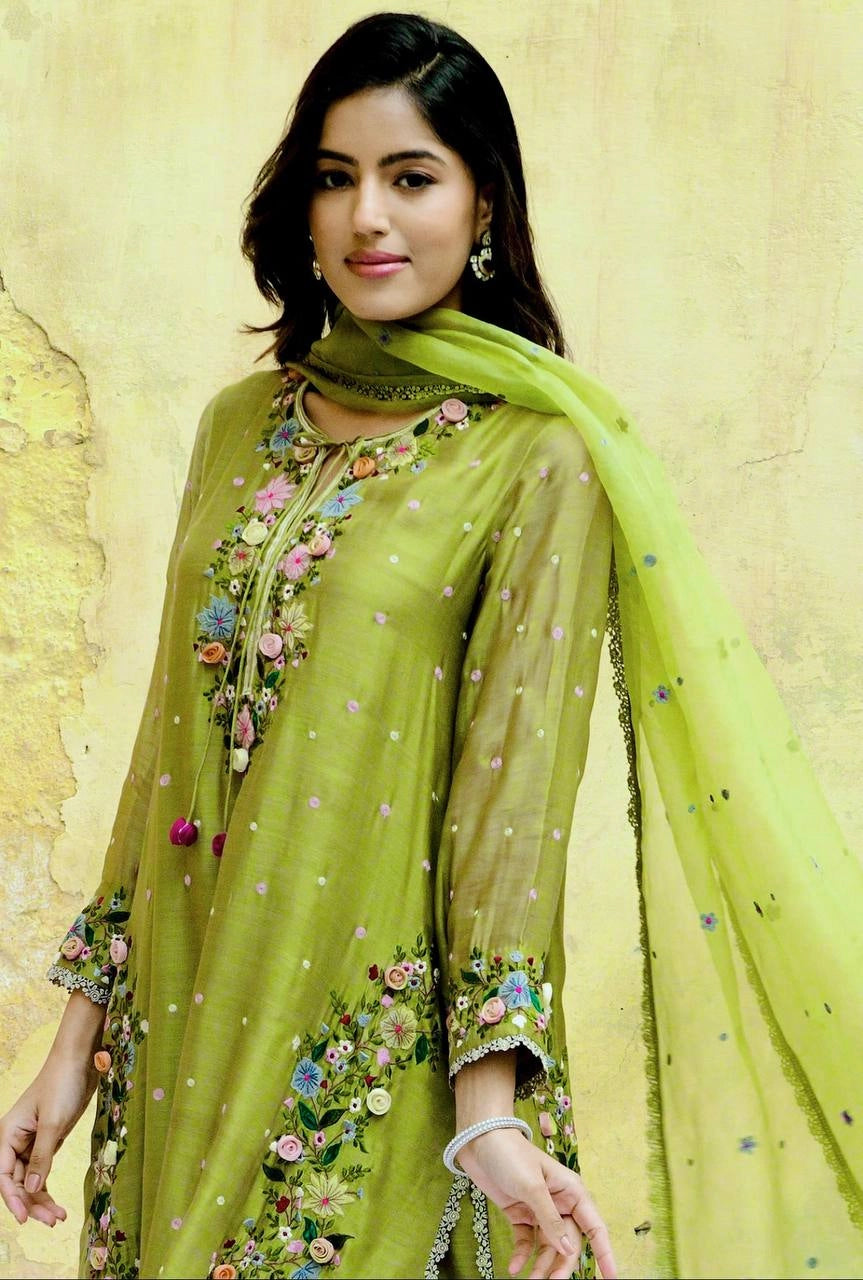 EMBROIDERED PAKISTANI SUITS WHOLESALE RATE AT GEELAN FASHION SURAT