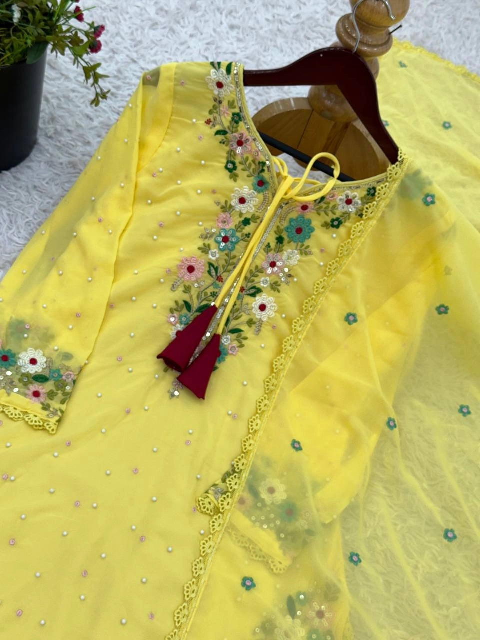 EMBROIDERED PAKISTANI SUITS WHOLESALE RATE AT GEELAN FASHION SURAT
