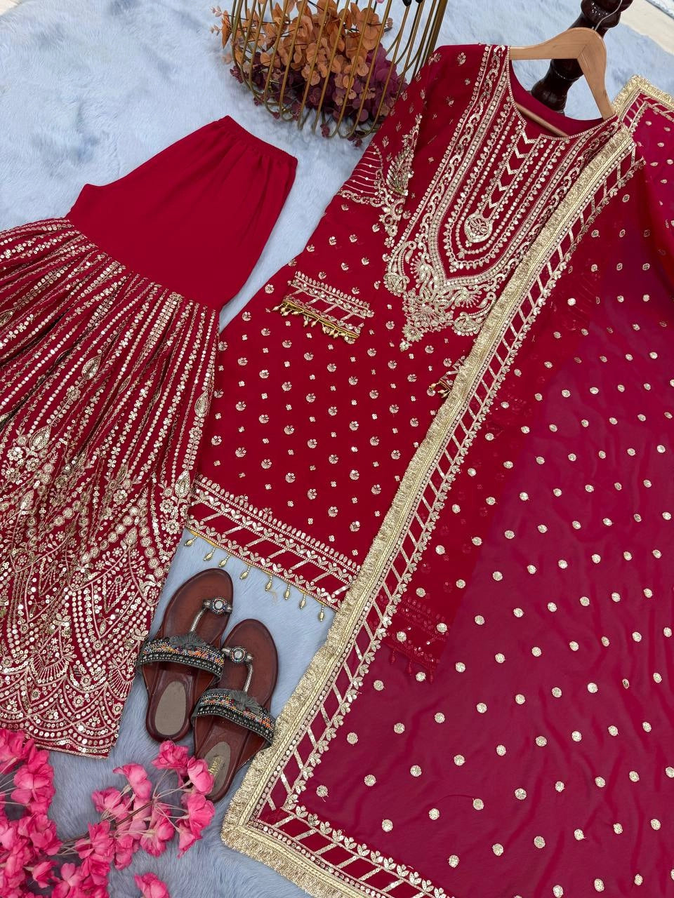 LATEST PAKISTAN GHARARA & SHARARA SUITS 2025 ā TRENDY DESIGNER STYLES