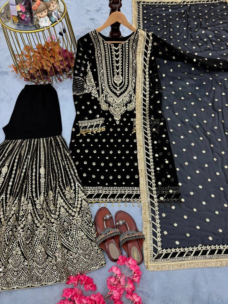 LATEST PAKISTAN GHARARA & SHARARA SUITS 2025 ā TRENDY DESIGNER STYLES
