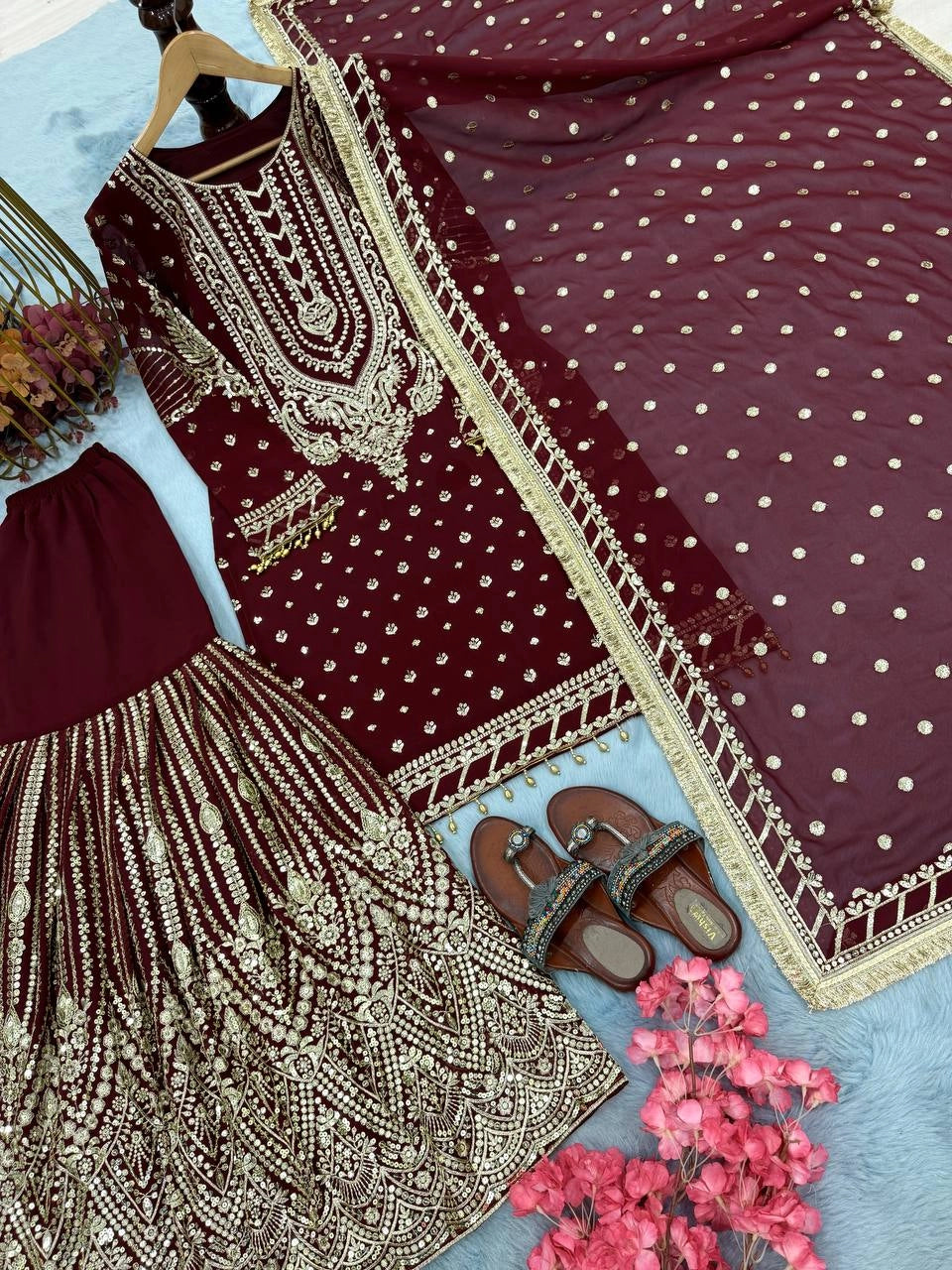 LATEST PAKISTAN GHARARA & SHARARA SUITS 2025 ā TRENDY DESIGNER STYLES