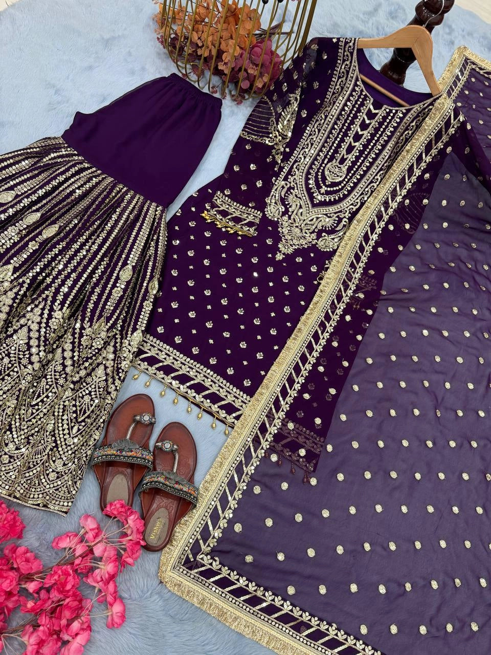 LATEST PAKISTAN GHARARA & SHARARA SUITS 2025 ā TRENDY DESIGNER STYLES