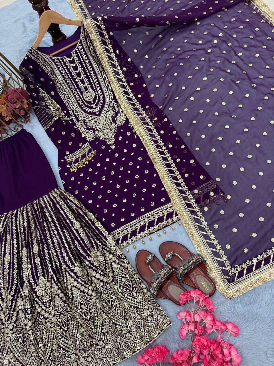 LATEST PAKISTAN GHARARA & SHARARA SUITS 2025 ā TRENDY DESIGNER STYLES