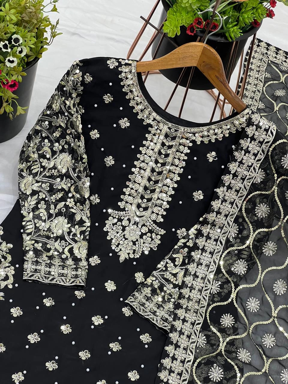 DESIGNER EMBROIDERED GEORGETTE PAKISTANI DRESS β WEDDING β PARTY WEAR OUTFIT