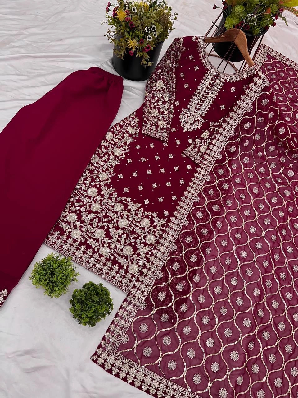 DESIGNER EMBROIDERED GEORGETTE PAKISTANI DRESS β WEDDING β PARTY WEAR OUTFIT