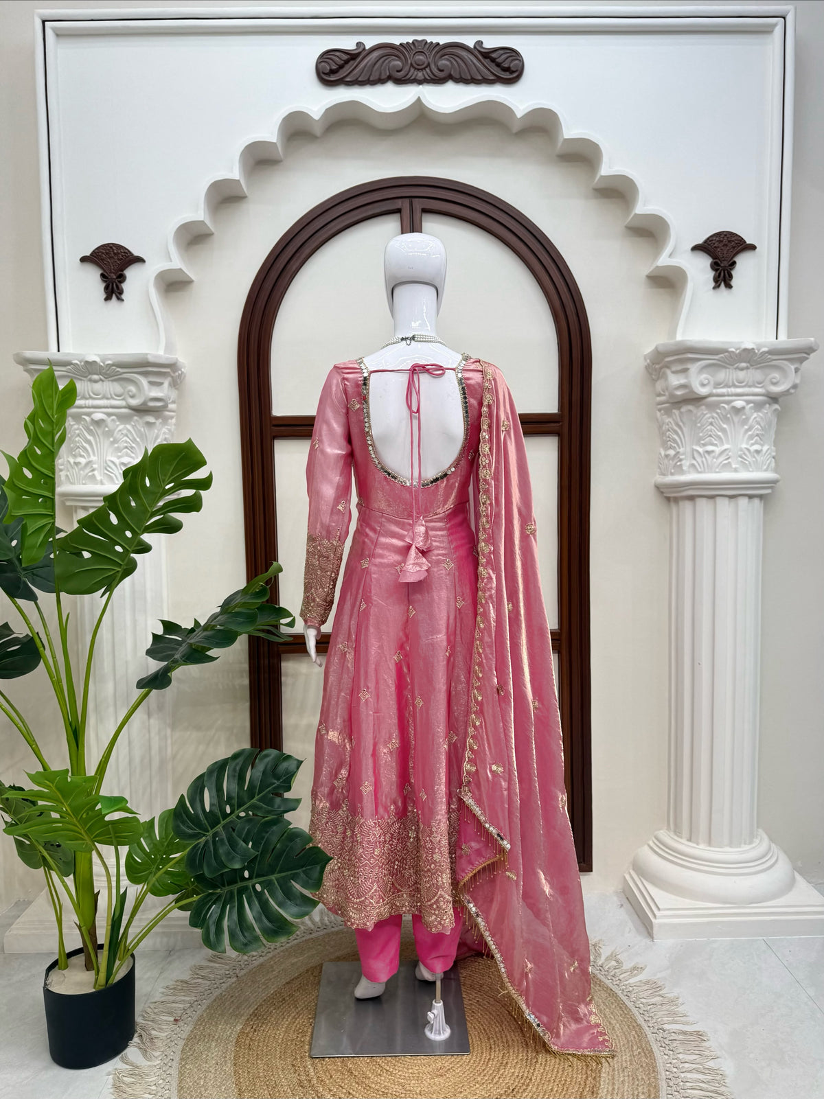 DESIGNER GOWN WITH PENT SET – ELEGANT ETHNIC WEAR ✨ 🎀 CRAFTED IN CLASSY TONES WITH PREMIUM FABRIC & DETAILING WHOLESALE GEELAN FASHION SURAT