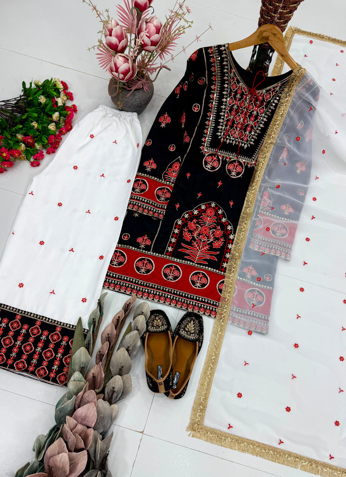 NEW DESIGNER HEAVY EMBROIDERY SEQUENCE WORK 3 PIS SUIT SET WHOLESALE GEELAN FASHION SURAT