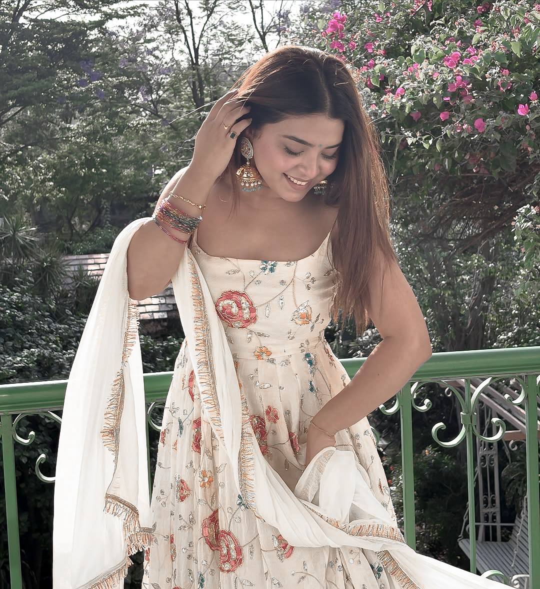 STEP INTO EFFORTLESS CHARM WITH OUR EXCLUSIVE 3-PIECE SET – CRAFTED FOR COMFORT, STITCHED WITH GRACE. WHOLESALE GEELAN FASHION SURAT