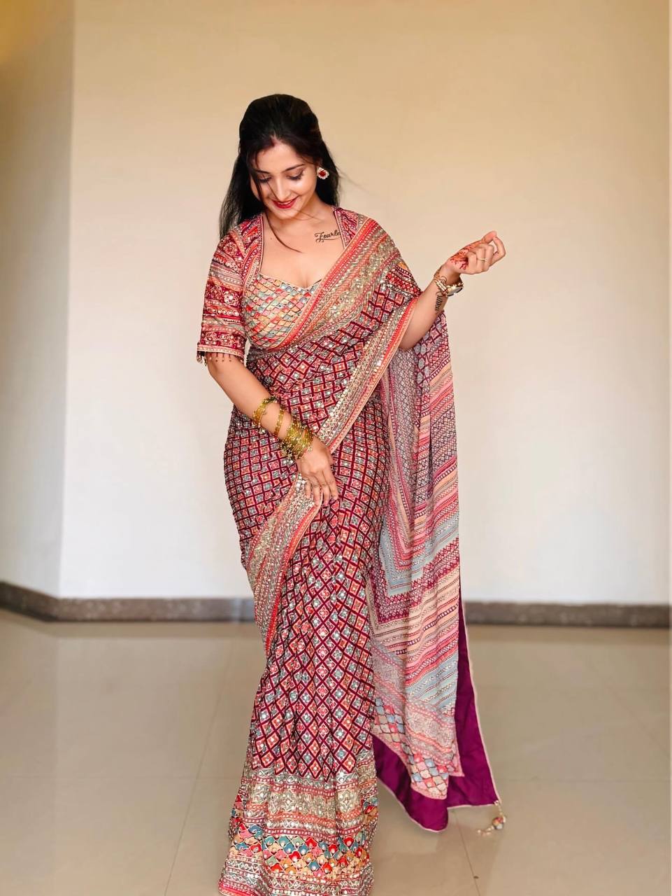 TRENDING STYLISH DESIGNER SAREE COLLECTION WHOLESALE GEELAN FASHION SURAT