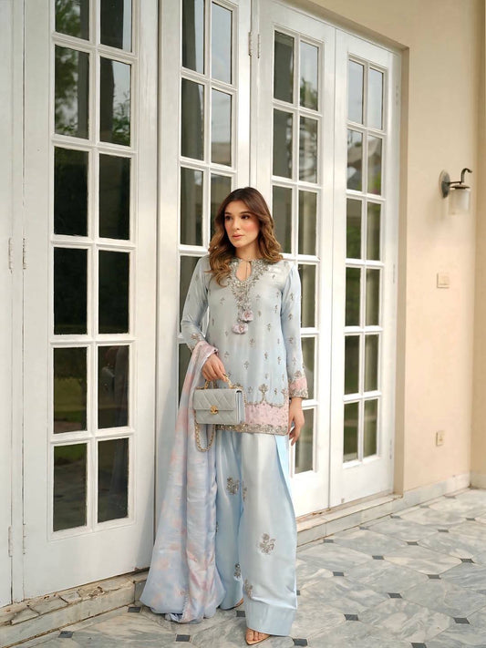 ĐĚSIGNER PARTY WEAR LOOK PUR JAPAN SATIN TOP & FARSHI PALAZZO WITH DUPATTA SET WHOLESALE GEELAN FASHION SURAT