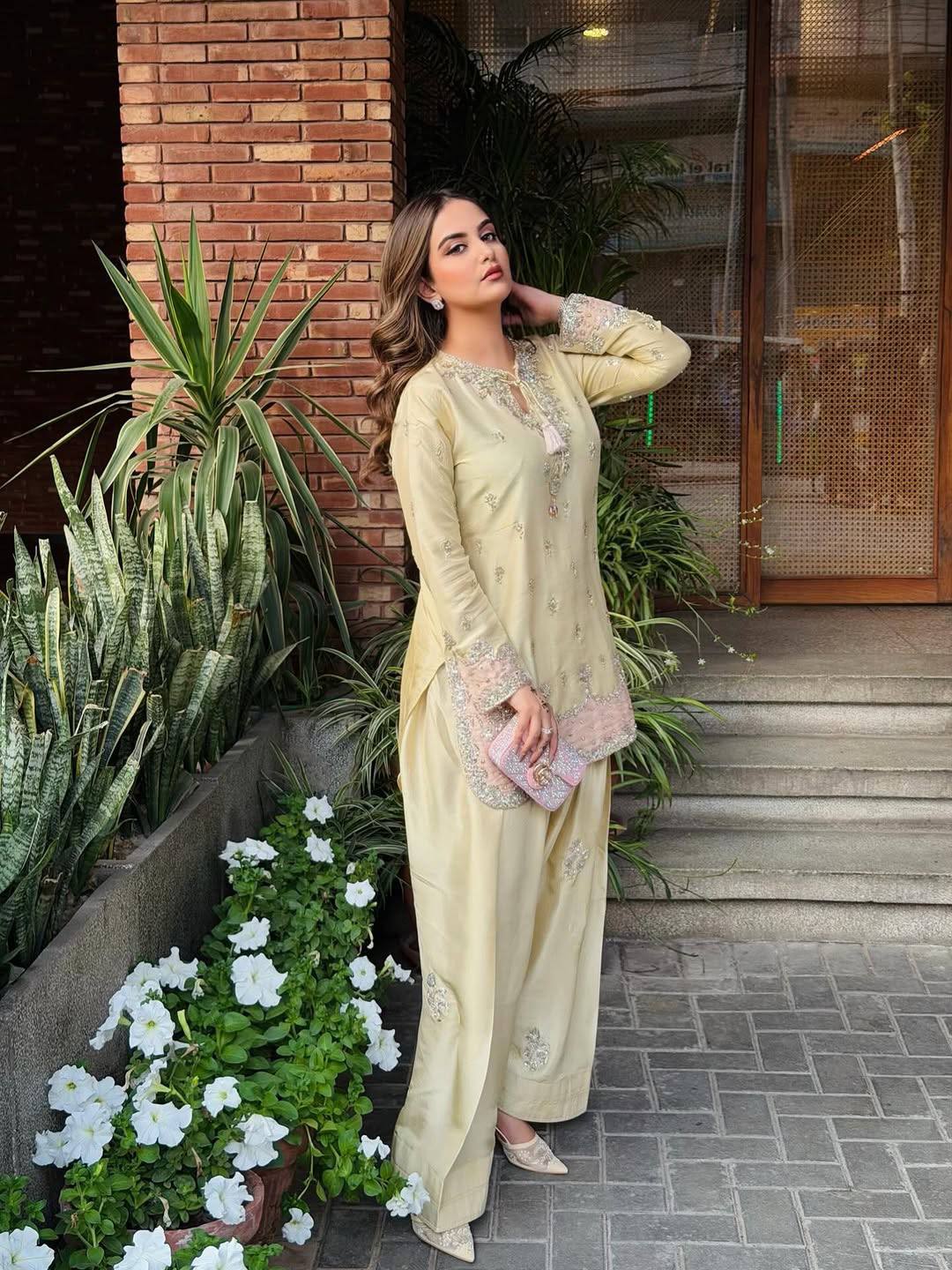 ĐĚSIGNER PARTY WEAR LOOK PUR JAPAN SATIN TOP & FARSHI PALAZZO WITH DUPATTA SET WHOLESALE GEELAN FASHION SURAT
