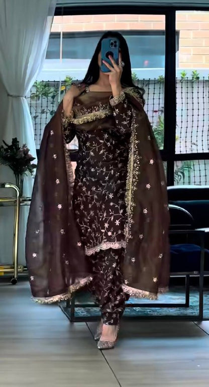 NEW DESIGNER PARTY WEAR LOOK TOP ,PATIYALA SUIT AND DUPATTA WHOLESALE GEELAN FASHION SURAT