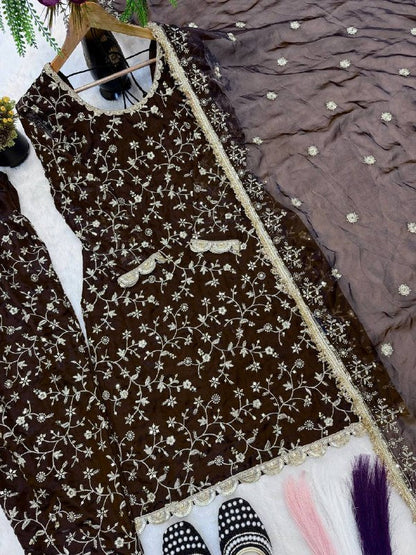 NEW DESIGNER PARTY WEAR LOOK TOP ,PATIYALA SUIT AND DUPATTA WHOLESALE GEELAN FASHION SURAT
