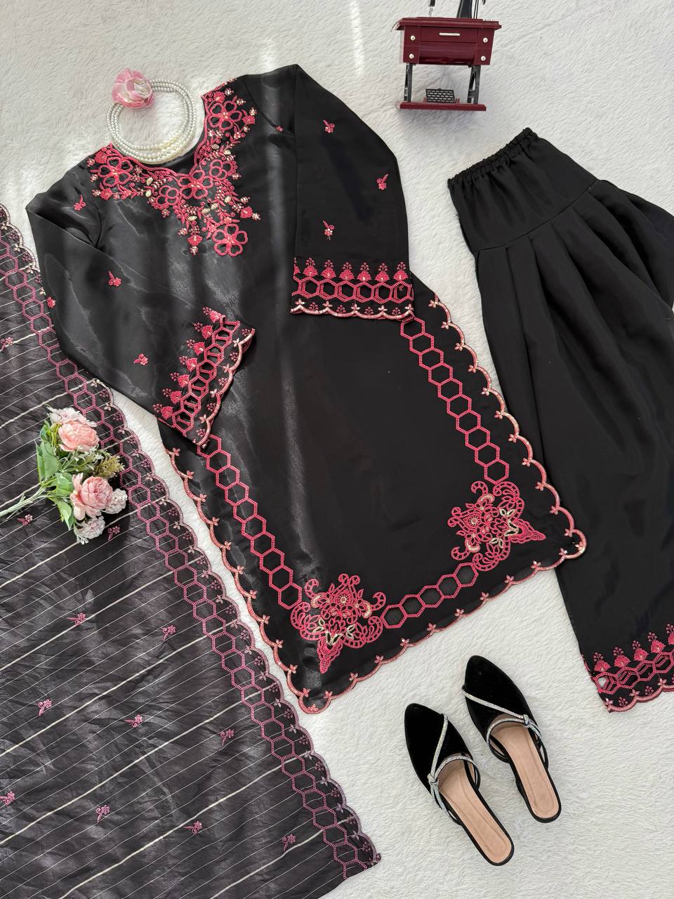 STEP INTO EFFORTLESS CHARM WITH OUR EXCLUSIVE 3-PIECE SET – CRAFTED FOR COMFORT, STITCHED WITH GRACE WHOLESALE GEELAN FASHION SURAT