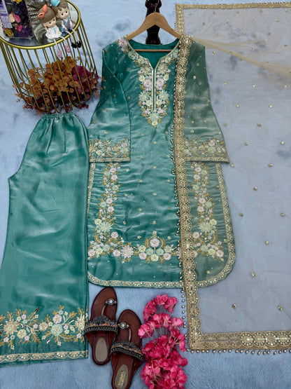 PAKISTANI READYMADE SUITS ONLINE WHOLESALE RATE AT GEELAN FASHION SURAT