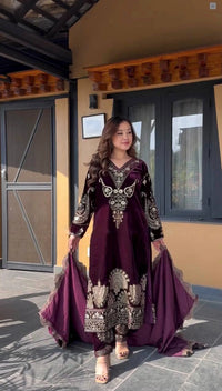 VELVET PARTY WEAR BRIDAL COLLECTION GEELAN FASHION SURAT