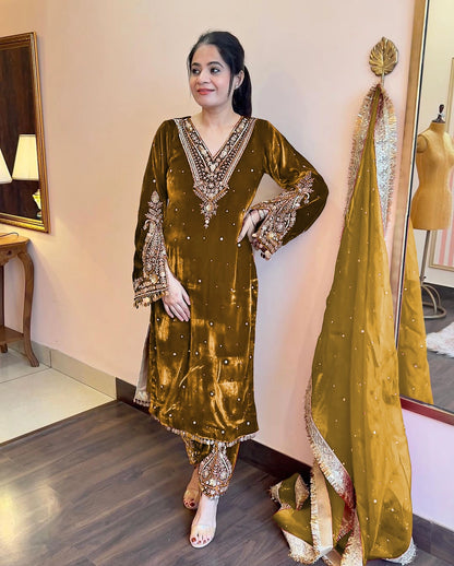 VELVET READYMADE COLLECTION WHOELSALE RATE AT SUART GEELAN FASHION