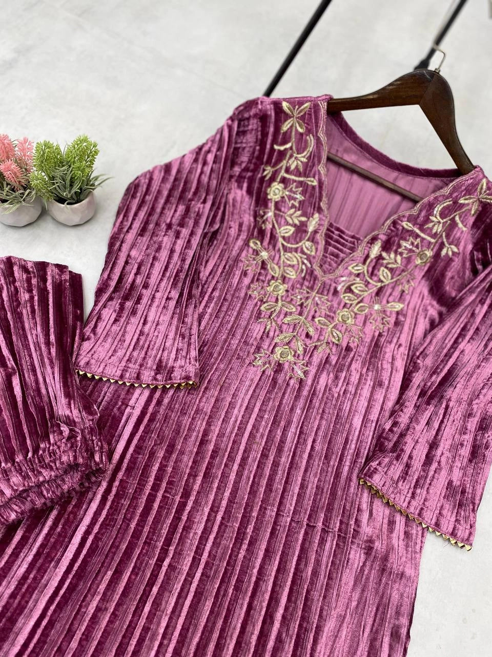 BLOOMING WINTER VELVET COLLECTION
