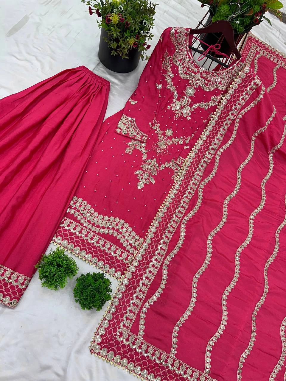 PAKISTANI SUITS WHOLESALE RATE AT GEELAN FASHION SURAT