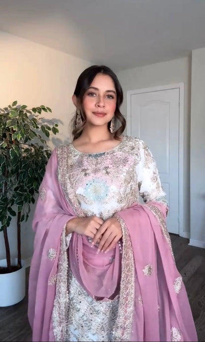 PAKISTANI WEDDING DRESSES ONLINE WHOLESALE RATE AT GEELAN FASHION SURAT