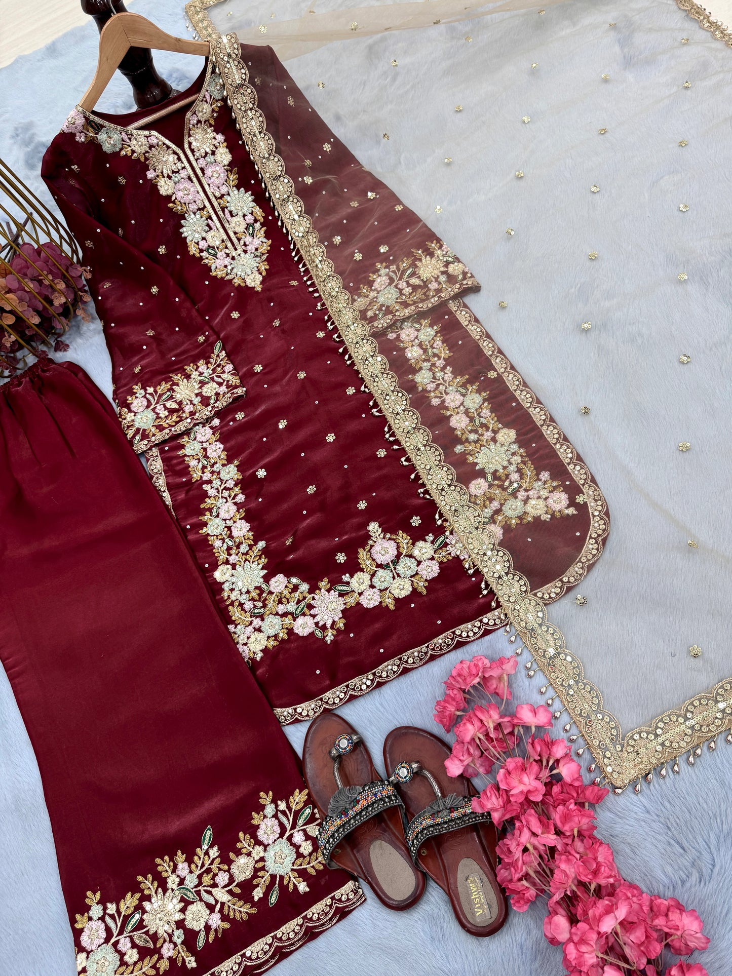 PAKISTANI READYMADE SUITS ONLINE WHOLESALE RATE AT GEELAN FASHION SURAT