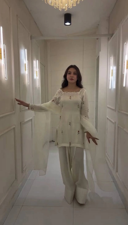 SILK SUITS READYMADE COLLECTION PAKISTANI SUITS WHOLESALE RATE AT GEELAN FASHION SURAT