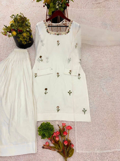 SILK SUITS READYMADE COLLECTION PAKISTANI SUITS WHOLESALE RATE AT GEELAN FASHION SURAT