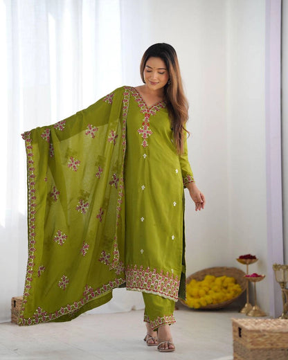 PAKISTANI SHALWAR SUITS WHOLESALE RATE AT GEELAN FASHION SURAT