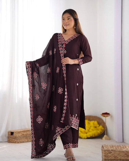 PAKISTANI SHALWAR SUITS WHOLESALE RATE AT GEELAN FASHION SURAT
