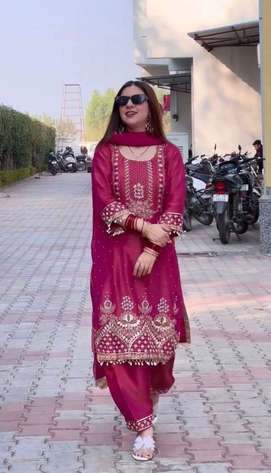 BUY PAKISTANI SUITS ONLINE WHOLESALE RATE AT GEELAN FASHION SURAT