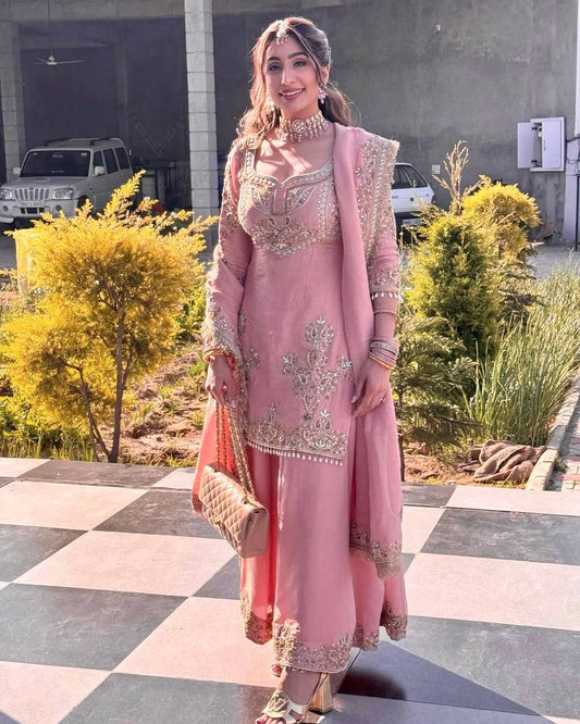 PAKISTANI SUITS ONLINE WHOLESALE RATE AT GEELAN FASHION SURAT
