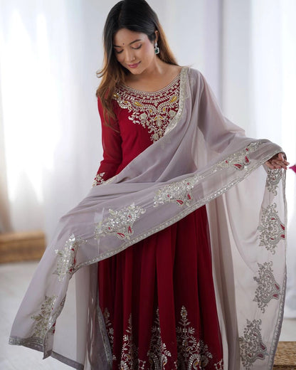 PARTY WEAR PAKISTANI SUITS