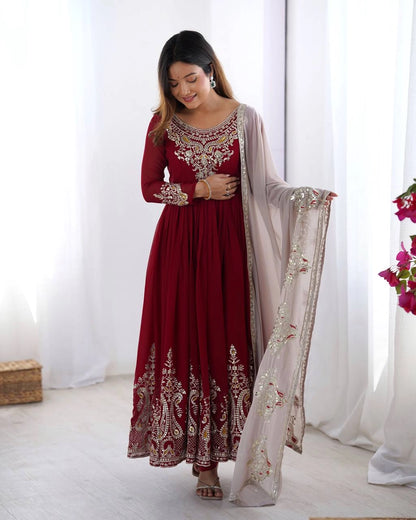 PARTY WEAR PAKISTANI SUITS