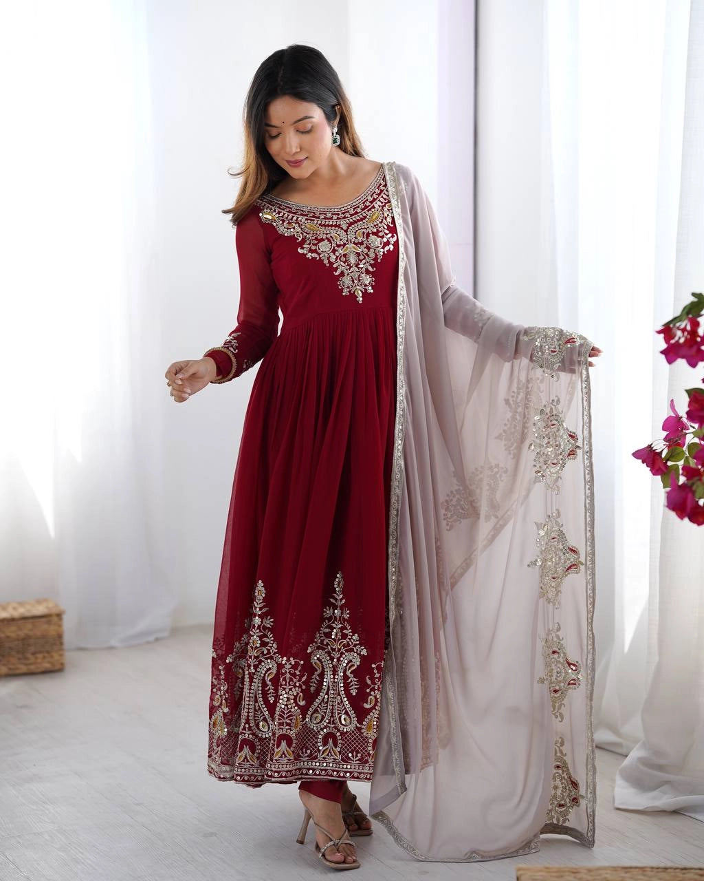 PARTY WEAR PAKISTANI SUITS