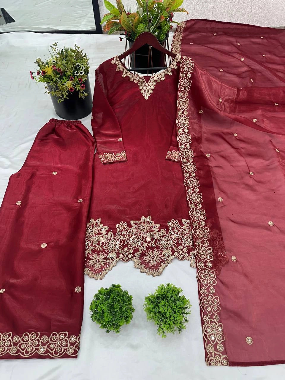 PAKISTANI DESIGNER SUITS WHOLESALE DEALER SURAT GEELAN FASHION