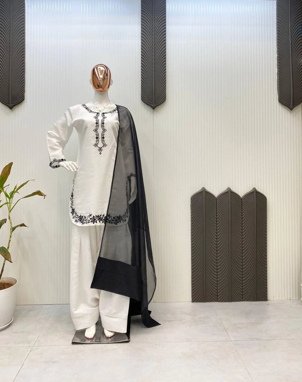PAKISTANI DESIGNER SUITS WHOLESALE