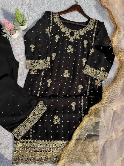 PAKISTANI DESIGNER SUITS WHOLESALE