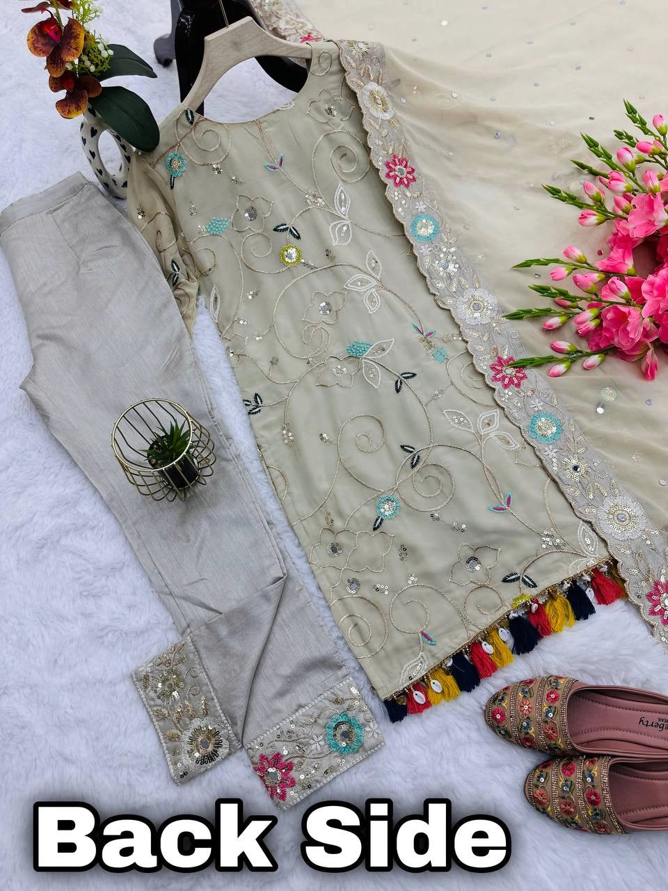 EMBROIDERED PAKISTANI SUITS WHOLESALE RATE AT GEELAN FASHION SURAT